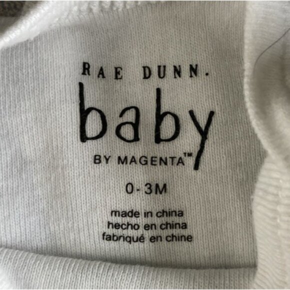 Rae Dunn Baby Mom's Lucky Charm Outfit Unisex 0-3 Months White St Patrick's Day - Picture 3 of 3